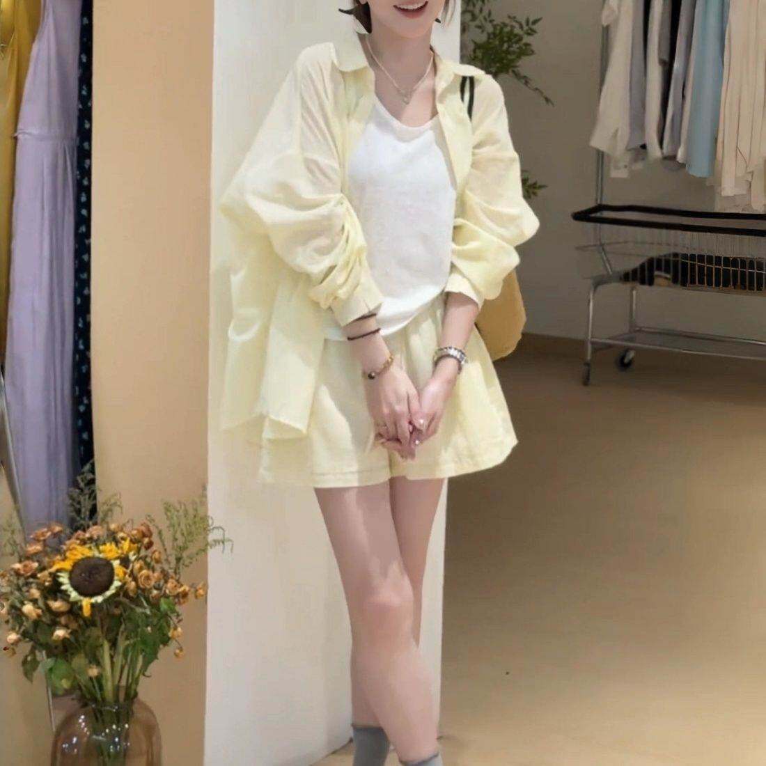 时尚休闲运动套装女夏季洋气减龄轻薄条纹长袖防晒衬衫短裤三件套