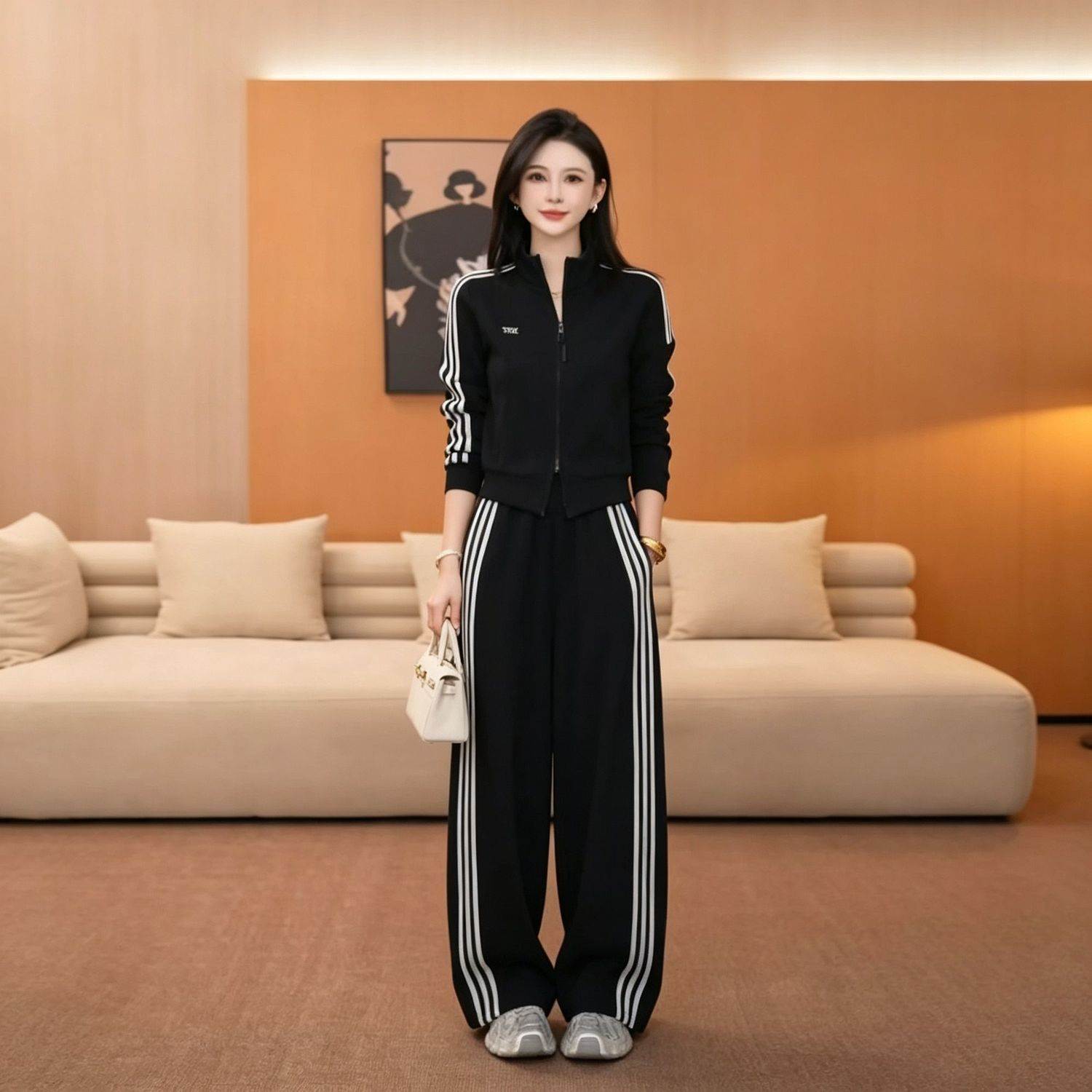运动套装条纹2026立领新款洋气两件套撞色显瘦休闲阔腿裤秋季爆款