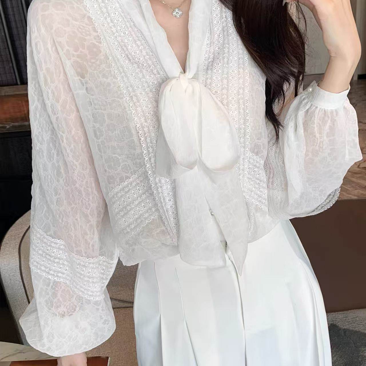 上衣女春秋定制蕾丝拼接复古蝴蝶结高级名媛百搭款白色蝴蝶结衬衫