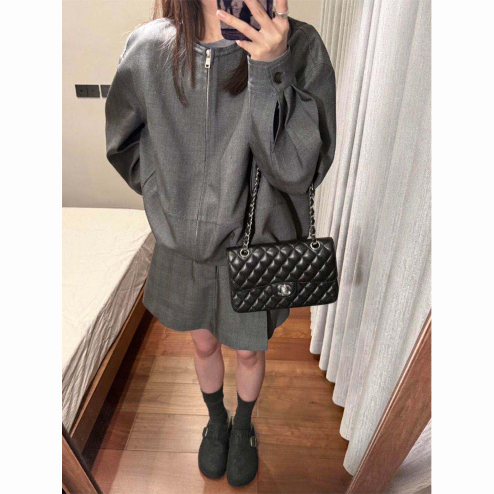 暗格纹工装套装女2026春秋韩版休闲灰色学院风外套夹克短裙两件套