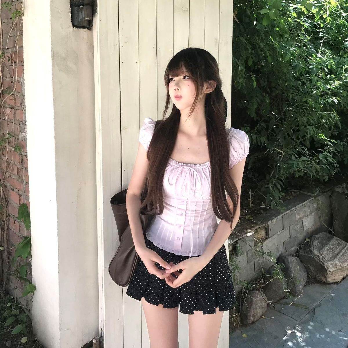 韩系洋气甜妹风系带抹胸泡泡袖显瘦蕾丝上衣搭配波点短裙时尚套装