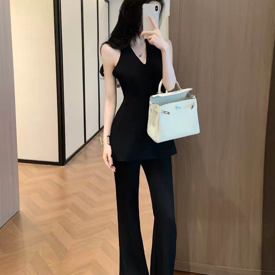 黑色挂脖领无袖上衣微喇裤套装女2026新款夏收腰显瘦气质两件套