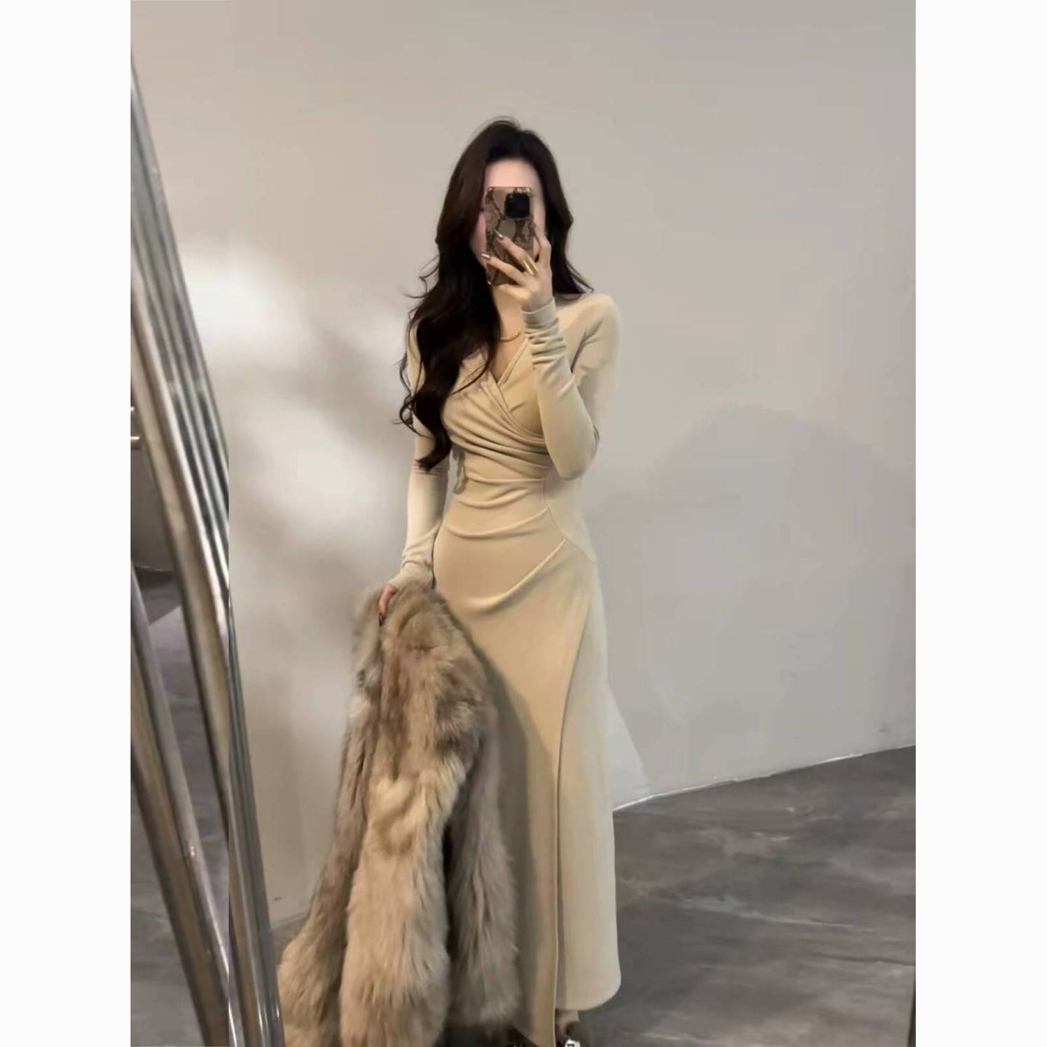 加厚领显瘦长袖连衣裙女2026秋冬季长裙小众褶皱打底裙修身百搭