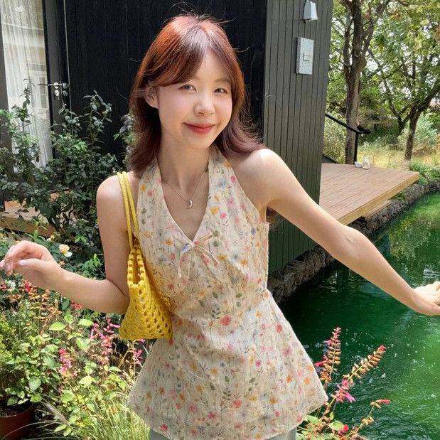 2026款甜美设计感领挂脖无袖背心吊带女夏季碎花刺绣衬衫小上衣