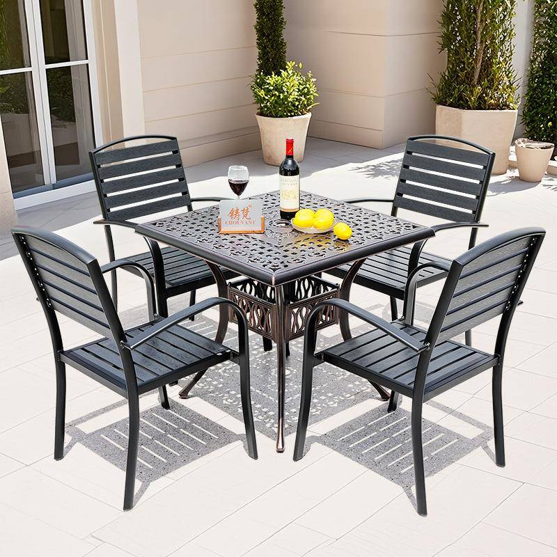 代简约户外铸铝桌院椅休闲塑木桌椅家用防腐木桌庭外景区摆工现程