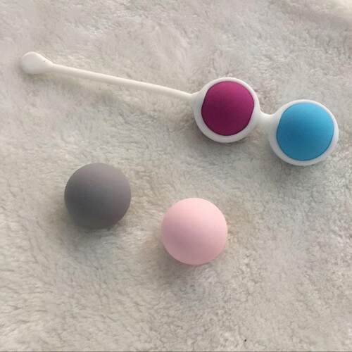 Female use dumbbell ball vaginal constrictor four grain inst
