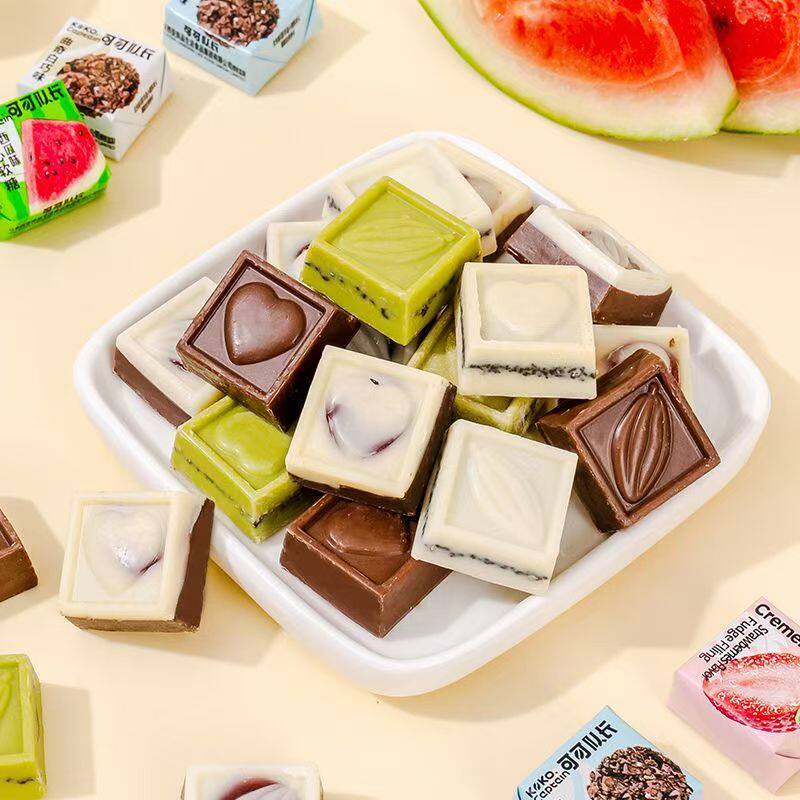 漫雪之吻巧克力小方曲奇夹心白黑巧克力礼盒圣诞节礼物糖果小零食
