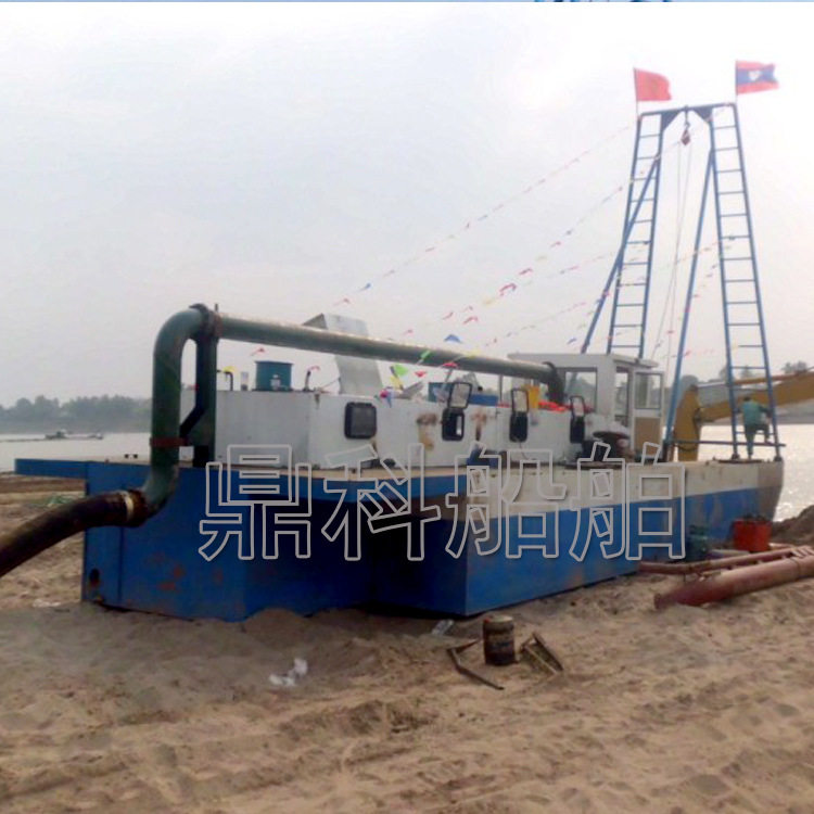 山东新型水陆两栖绞吸清淤船