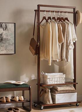 新式木挂中衣架卧室落地带万向子可移动实衣轮帽架床边放衣APO服