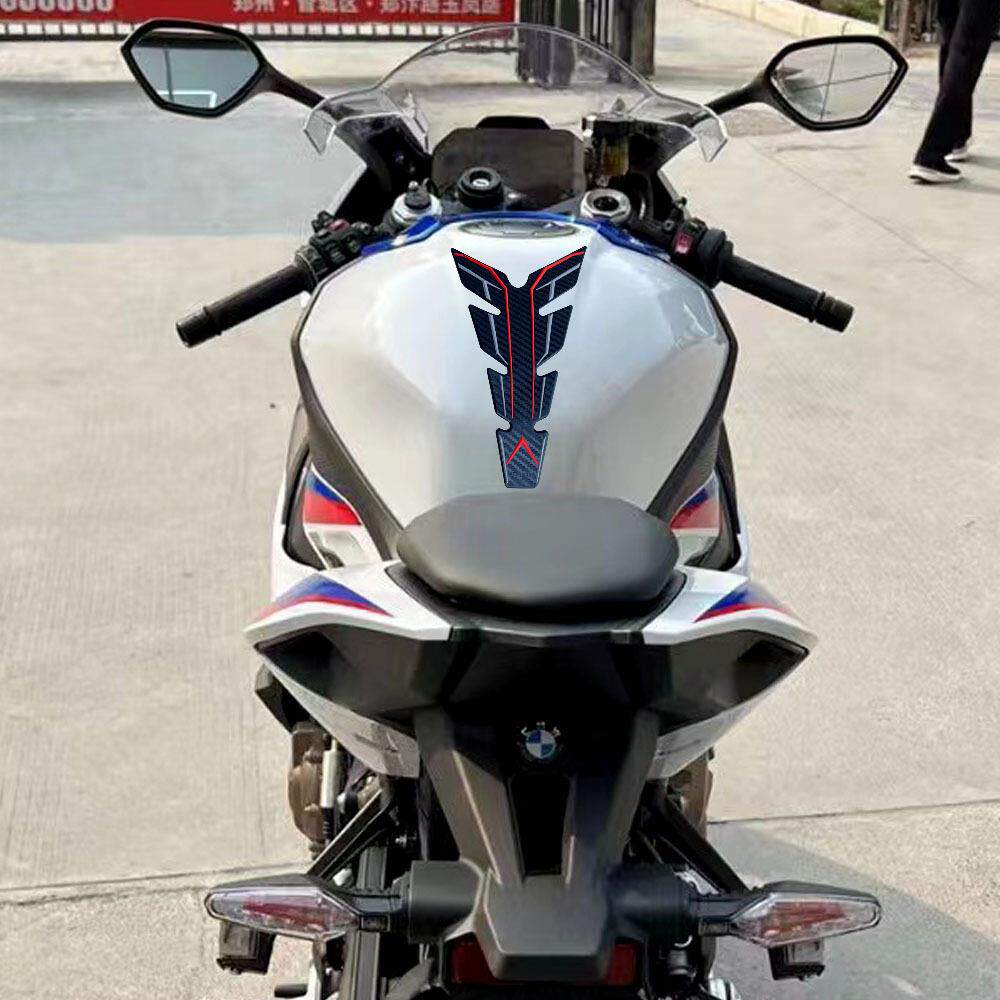 适用于摩托车通用大油箱橡胶碳纤维纹黑色鱼骨贴油箱贴挡鸟贴新款