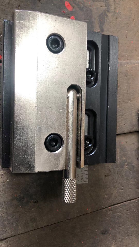 折弯机夹具图片