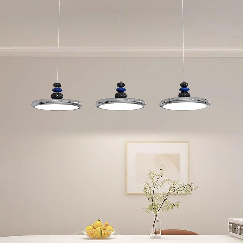 餐厅吊灯三头飞碟流代行法式奶油风265餐现桌灯眼简约创意岛台灯