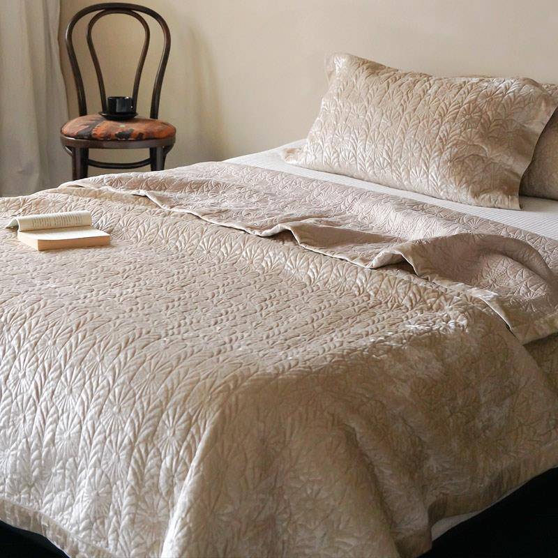 一面奢华鎏丝金绒一面天床三件套夹棉盖床单UIN四季通用榻榻铺米