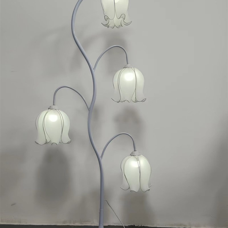 婚礼装饰铃兰花灯具串联空中吊顶灯路引婚礼布置婚庆道具灯婚礼