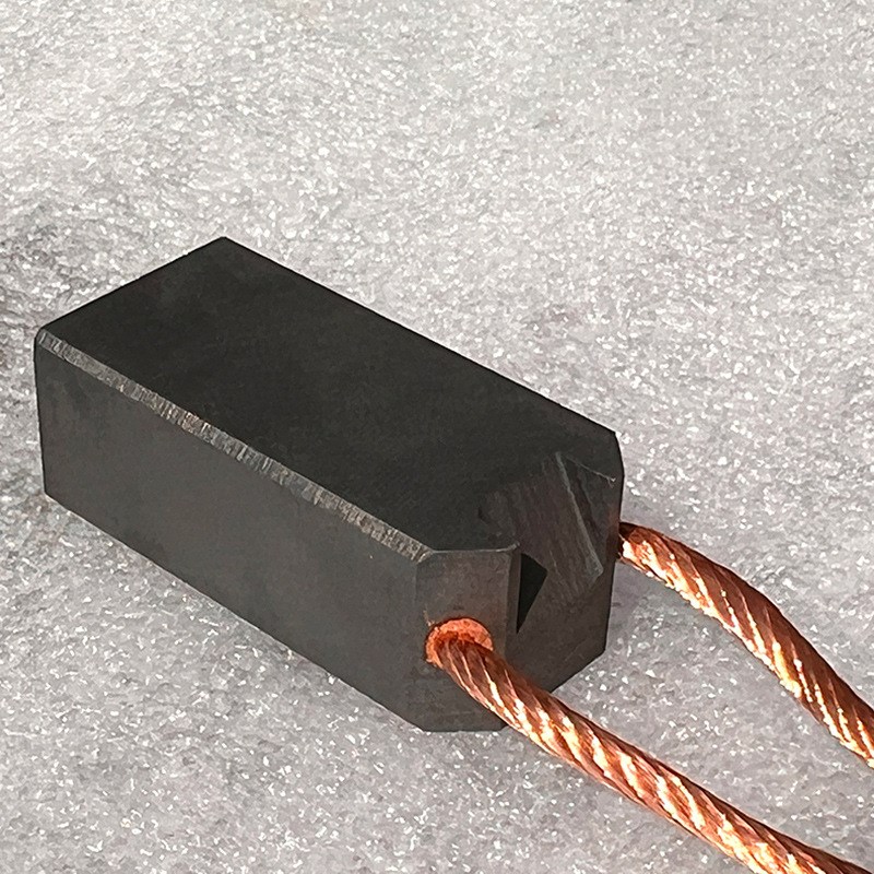 D172 国标S级工业碳刷 汽车电机碳刷 直流电机碳刷 25*32*60电刷