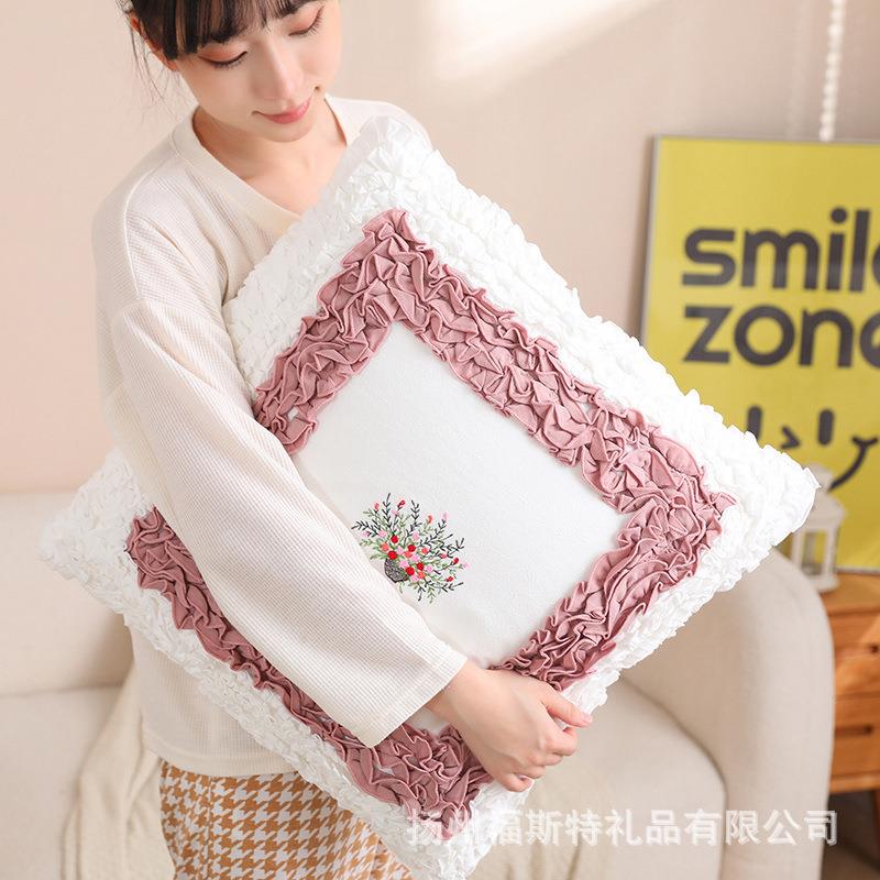 网红款夕颜抱枕心形蕾丝靠方形靠垫客厅沙民宿装抱枕车UZB发载饰