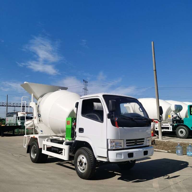 全自动自上料混凝土搅拌车