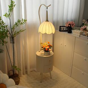 装法式田园油奶无品牌/风卧室置床头柜落地灯台灯一体氛围饰物架