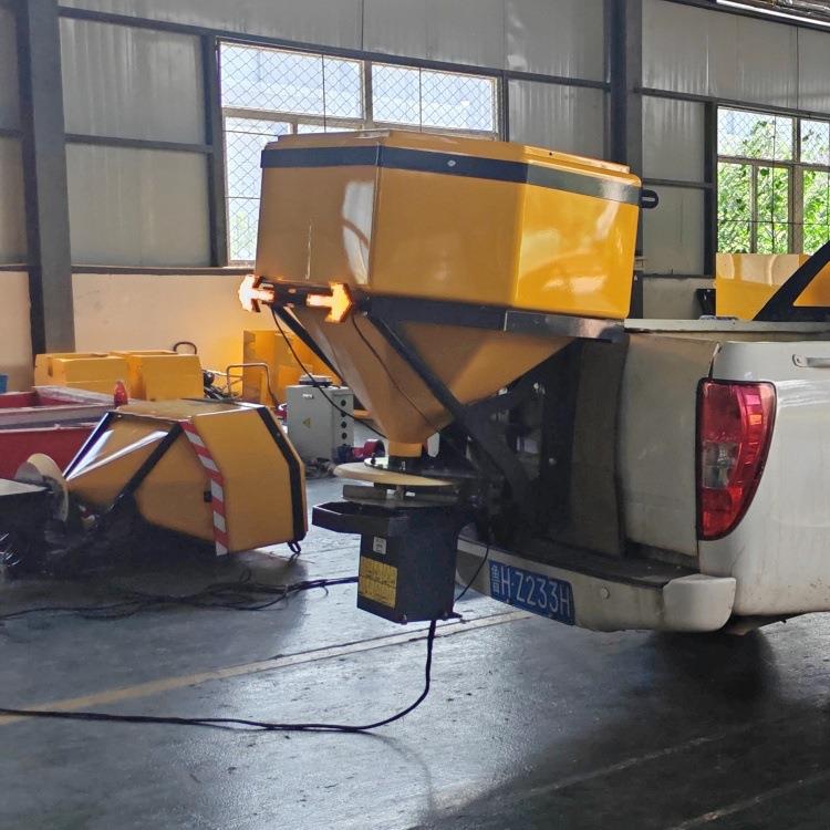 皮卡车挂式电融撒雪剂动撒布机电冬季高速公739路除雪设备动盐机