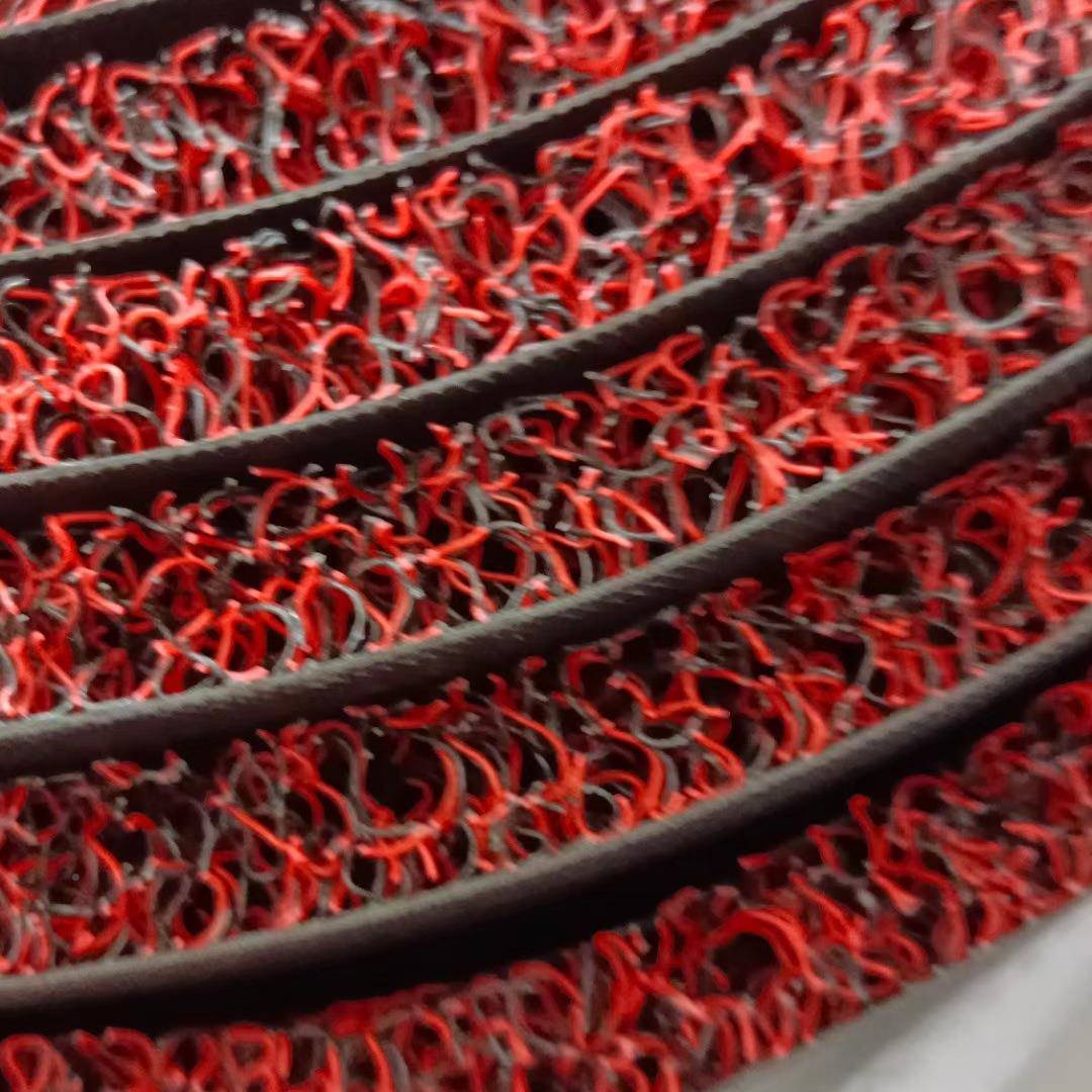 汽车圈通用脚垫防滑防水可裁01剪塑P料VC脚踏防垫钉底滑丝地毯地