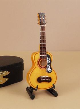 吉他模16888888型贝电电斯摆件娃娃迷你乐古器10厘米木质典民谣吉