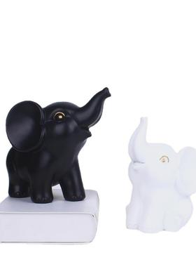 新款现代呆萌可爱情侣树脂工艺品黑摆件神客R0060厅家酒书房居白