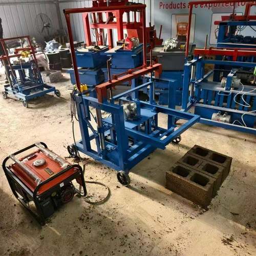 连锁块水泥制砖机河堤护坡砖机设备郑州万铭小型六角空心护坡砖机