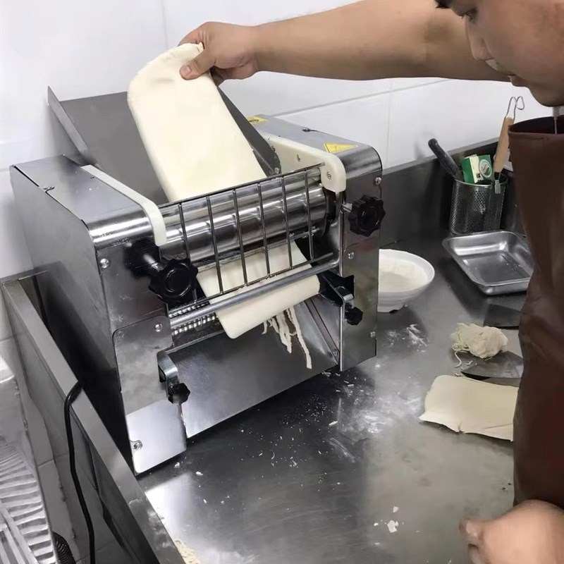 厂家直销家用电动小型压面机不锈钢擀面机商用馄饨皮机擀揉一体机