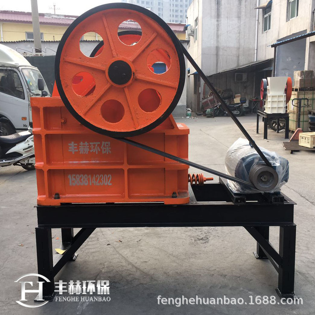 鄂式破碎机 鹅卵石花岗岩青石河石混凝土块水泥路面破碎设备
