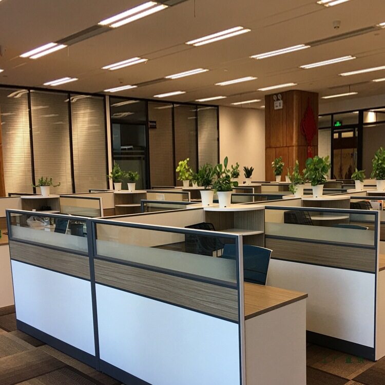 福建简约办公家具新款职员桌屏风工作时尚卡位工作台2人4人位组合