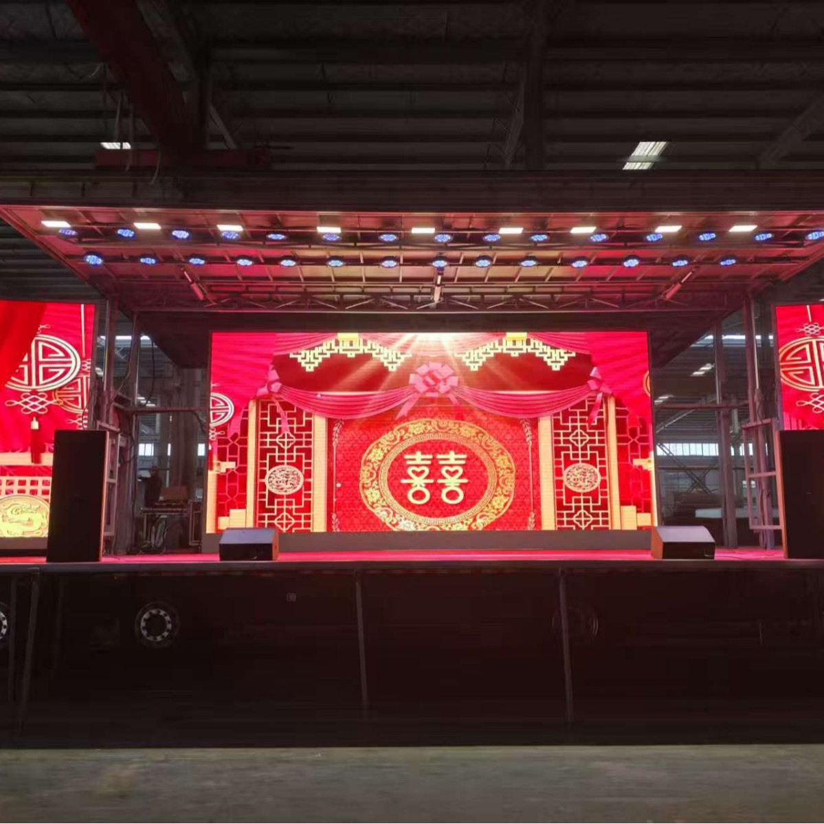 大型黄牌重汽豪沃新款宣传舞台车多媒体视频播放流动广告车可分期