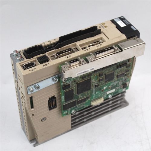 YASKAWA安川 驱动器\t+ 控制板  SGDV-1R6A