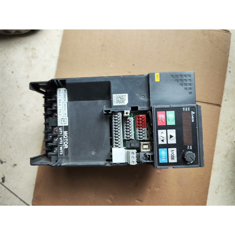 台达VFD13AMS43ANSAA变频器5.5KW 外观实物