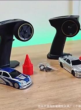 玩1:43高速全比例四驱漂车移具你充电灯光电76033动迷RC遥控车模