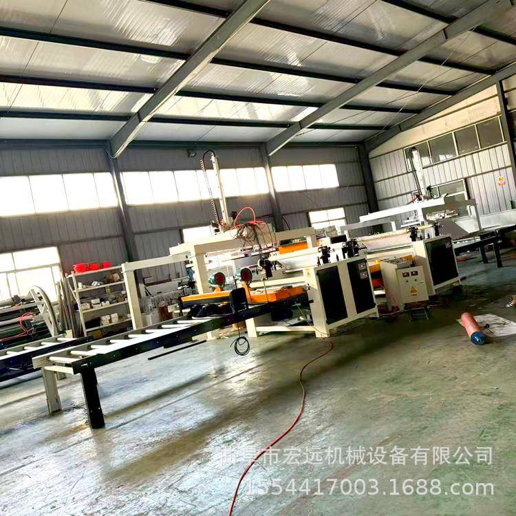 钢质板覆膜机 片材卷材自动贴PVC膜设备 卫生间隔断板平贴机厂家