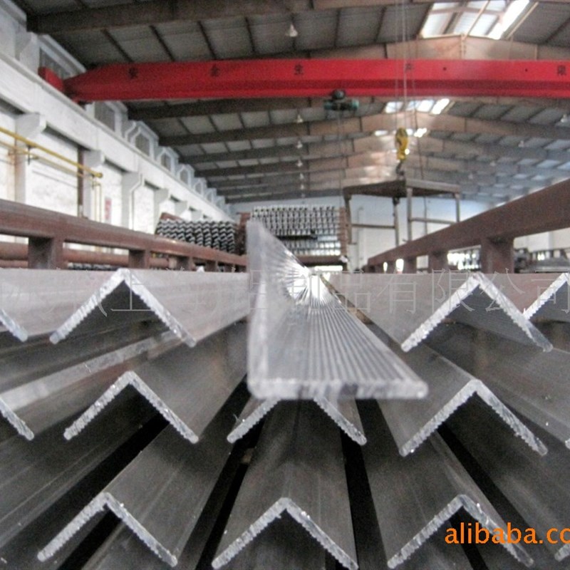 现货供应30*30*3角铝 铝合金角铝型材规格齐全 模具开发