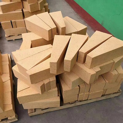 铝矾土耐火砖厂家 四季火耐材专业生产一级二级三级铝矾土耐火砖