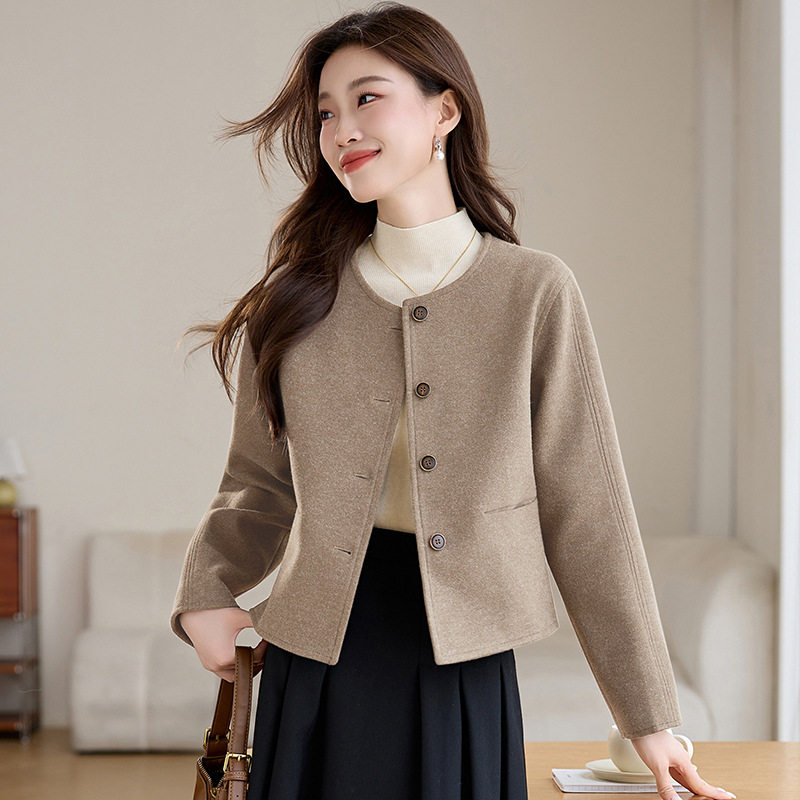 2025小香风毛呢外套女新款春秋冬小个子女士时尚短款毛呢上衣,女装/女士精品,毛呢外套,淘宝优惠券,粉丝福利购,淘宝优惠卷