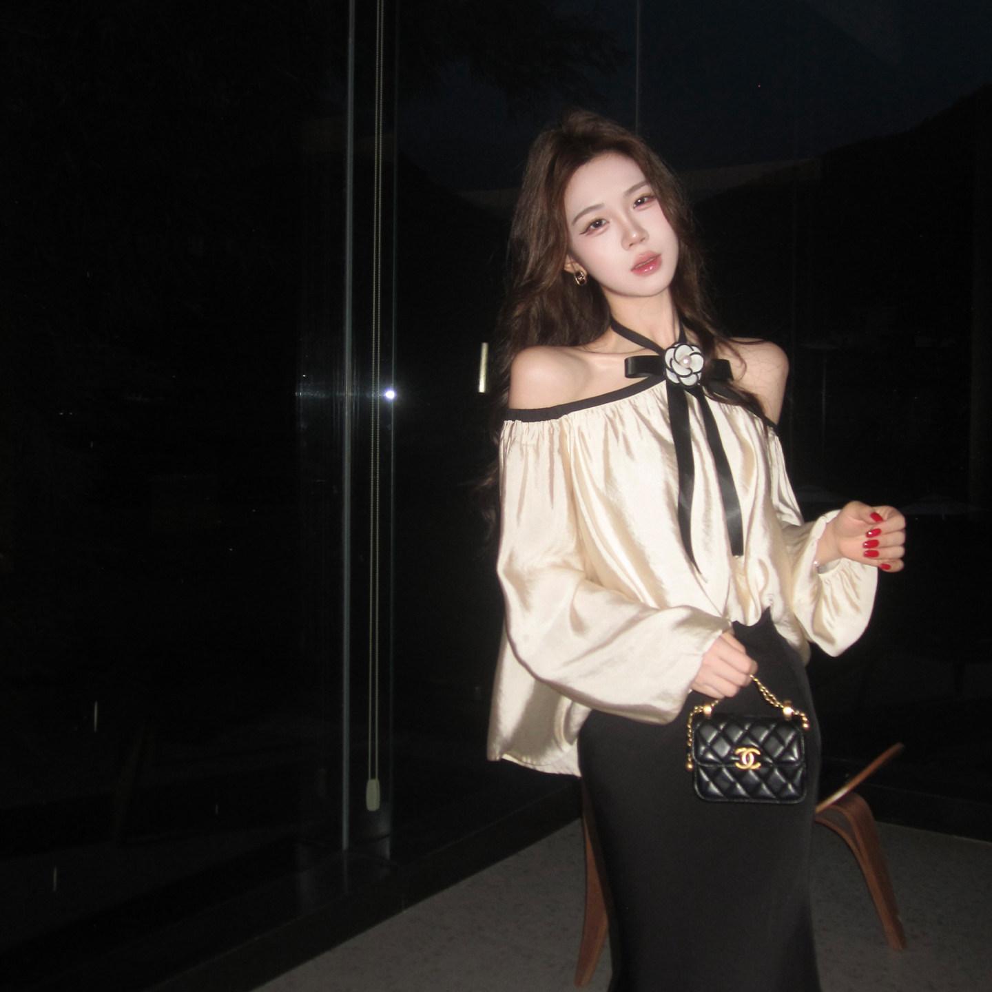 木子李的李轻奢名媛风露肩挂脖蝴蝶结长袖上衣缎面鱼尾半身裙套装