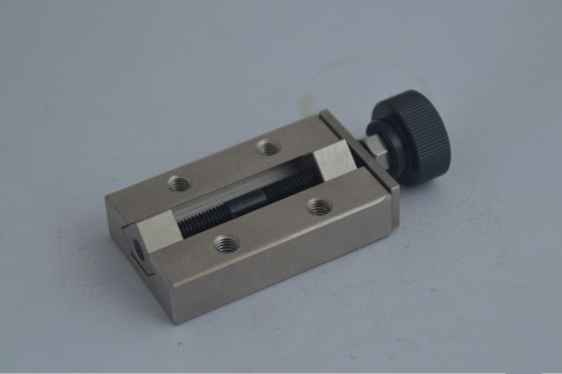 旋钮型直线导轨夹具SVCN30