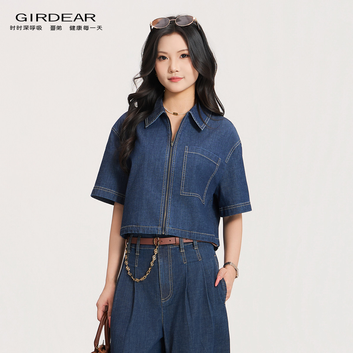 Girdear/哥弟新款经典时尚明线口袋设计休闲百搭短袖短衬衫130178