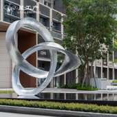 卓越柏奕府案例楼盘小区景观不锈钢大型雕塑厂家制作抽象飘带雕塑