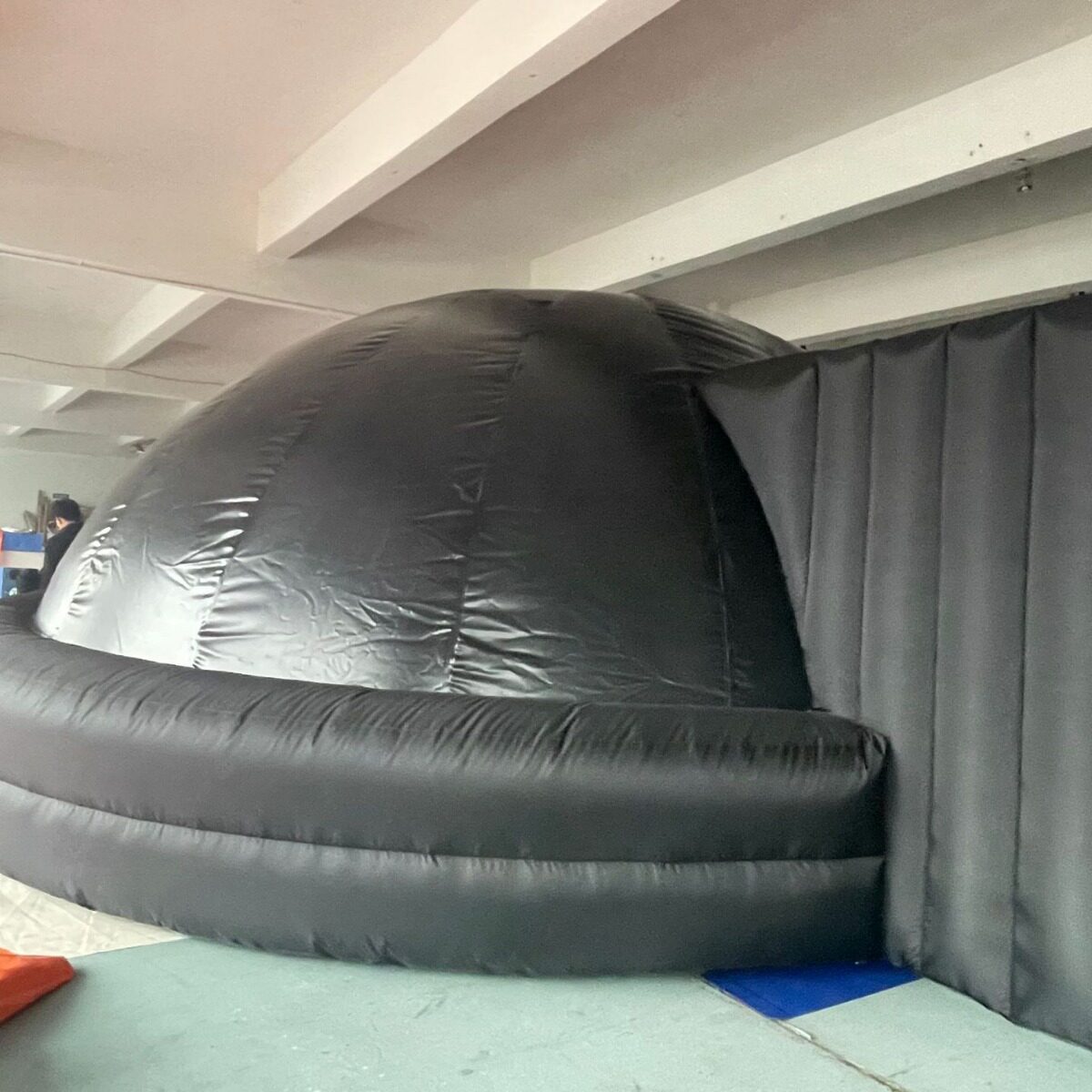 火爆热销充气球幕 可移动科教展示馆 球幕影院 一体式天文演示仪