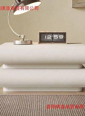 卧家用网红奶油白带色灯床头柜室意式皮质黑色物实木床VFR边收纳