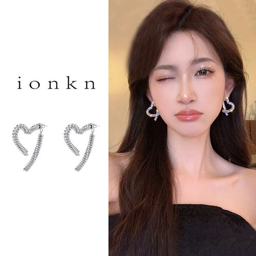 爱心爆闪耳钉女独特漂亮新款爆款耳环绝美设计感精致百搭高级耳饰