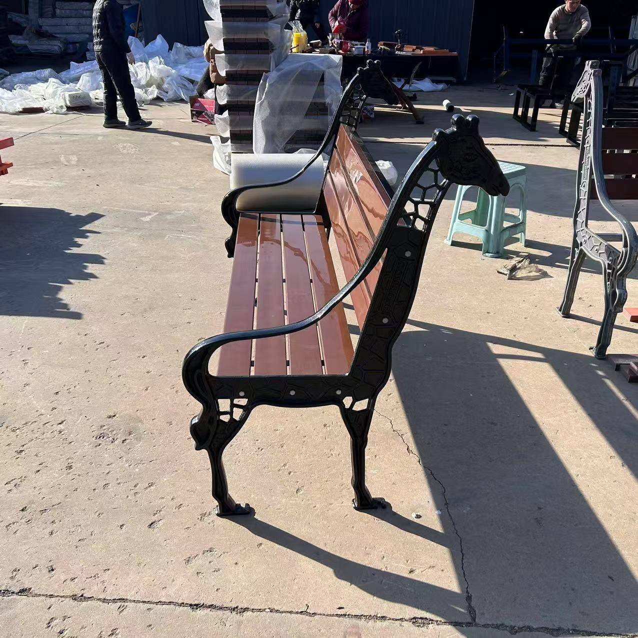 铸铁座椅公园椅户外长椅长颈鹿公园椅园林广场商场休闲长椅座椅