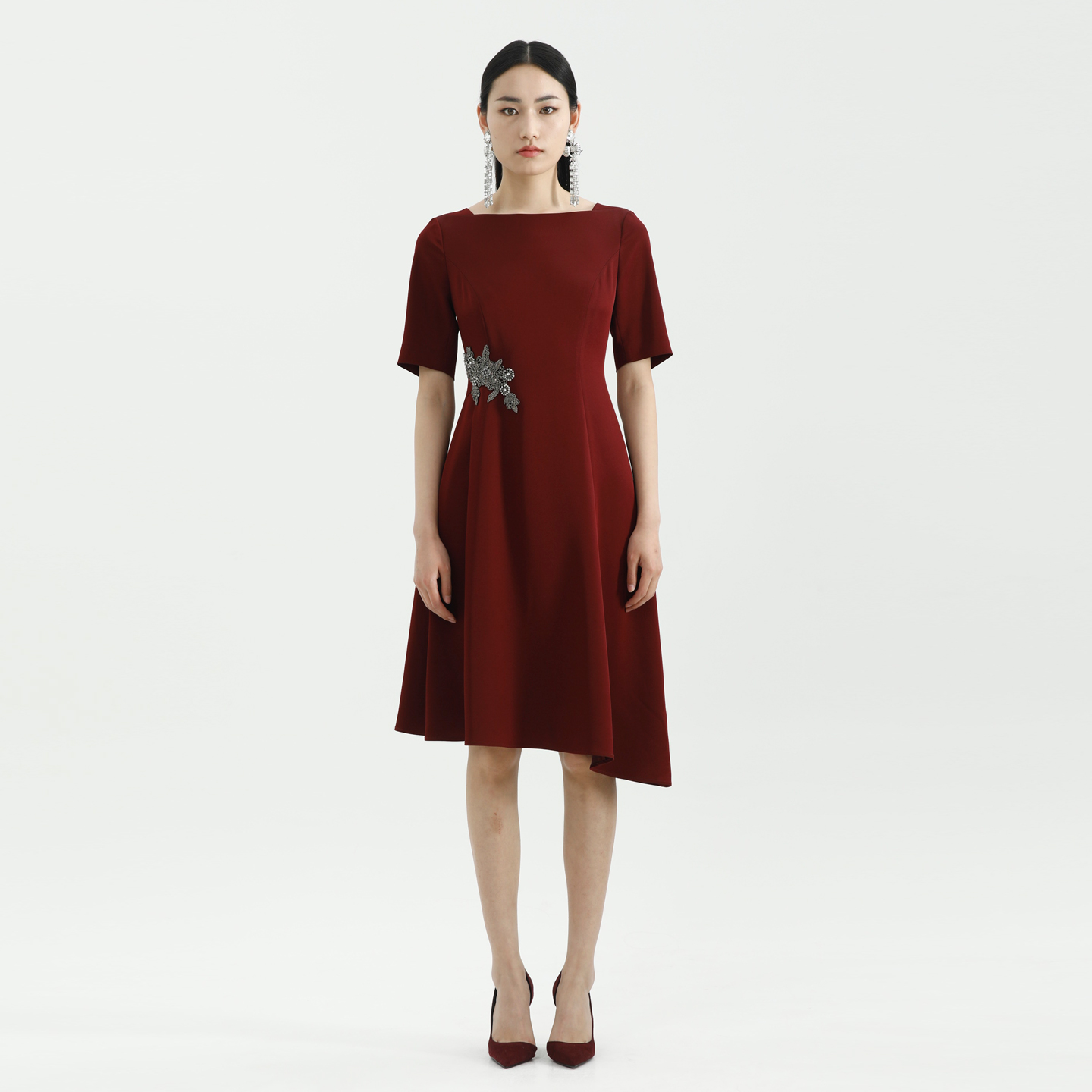 高贵典雅不对称式五分袖斜摆礼服