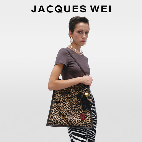 JACQUESWEI皮草挂件豹纹帆布包女