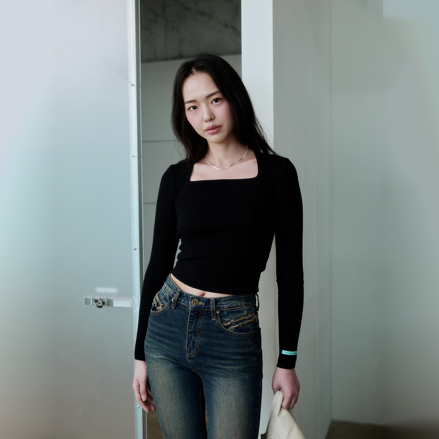 女士秋季方领简约修身打底针织衫