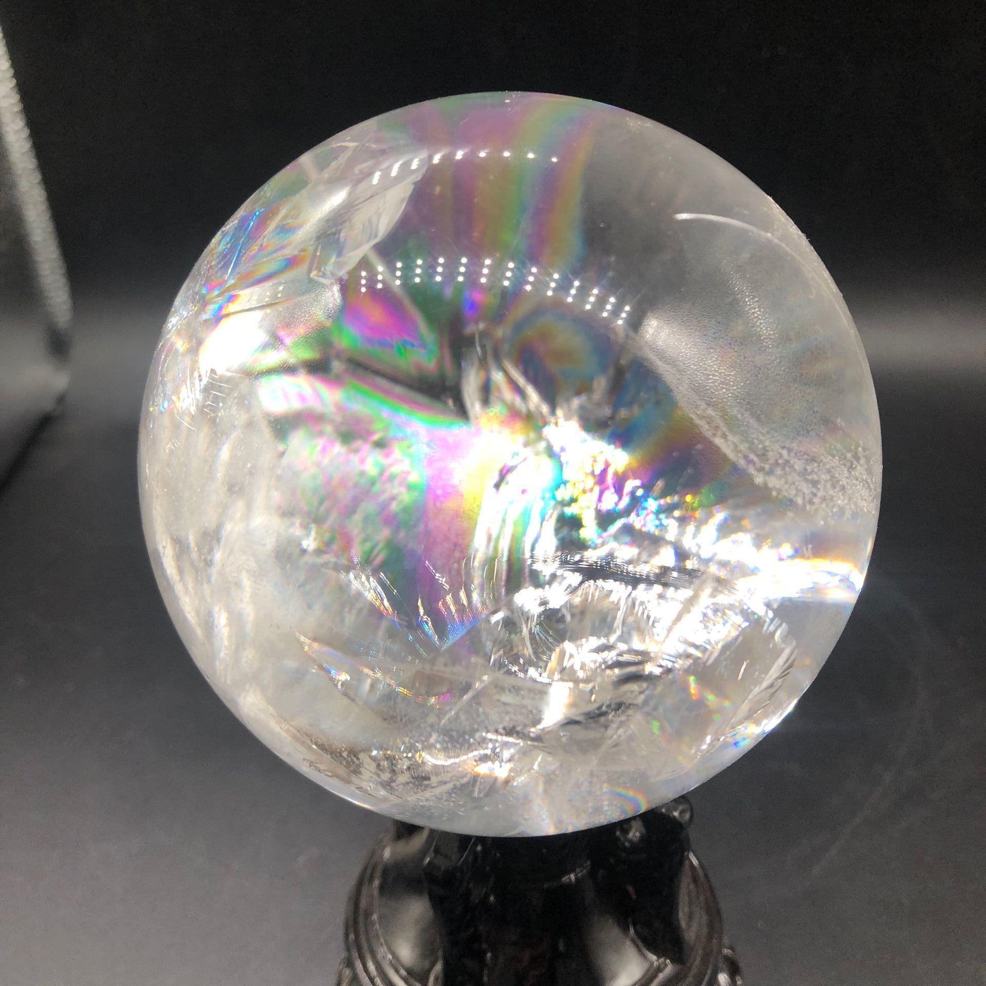 天然白水晶彩虹球摆件白水晶原石石打磨颜色艳丽厂家直销